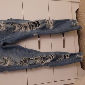 American Eagle Ripped Mom Jean